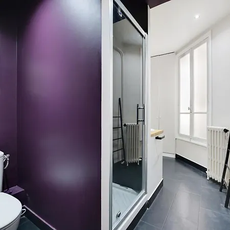 Spacieux 2p A Paris, Rue Jouffroy D'abbans Proche Arc De Triomphe